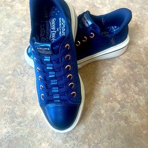 Skechers Navy Blue Hands-Free Sneakers
